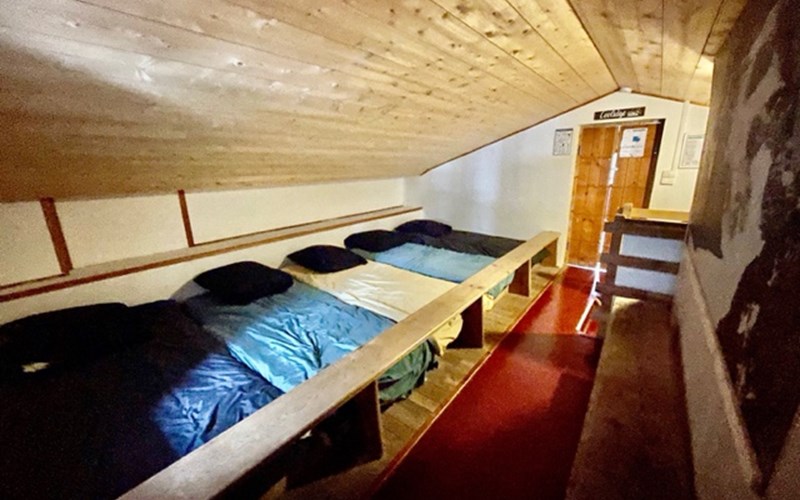 Chalet refuge du pré de Mme Carle (Cézanne) Location Chalet refuge du pré de Mme Carle (Cézanne) à PELVOUX