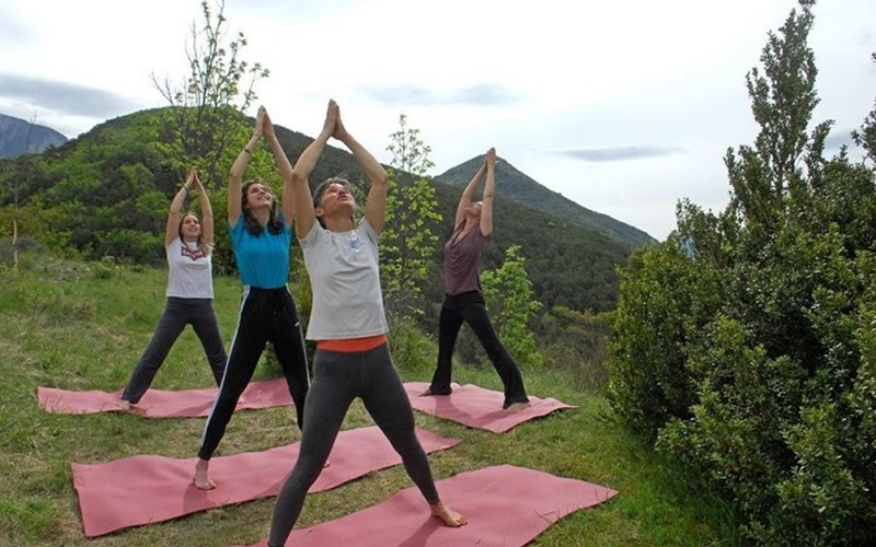 Location Yoga en pleine nature : la rando qui fait du bien !  à MONTBRAND