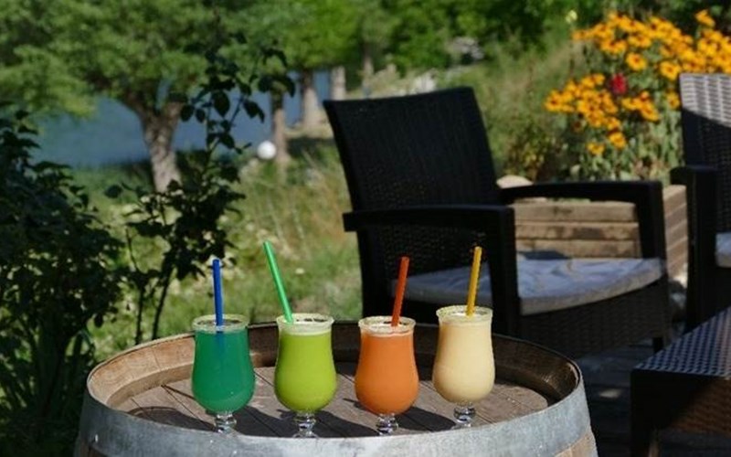 Hôtel Restaurant La Lauzétane Location Hôtel Restaurant La Lauzétane à LE LAUZET UBAYE