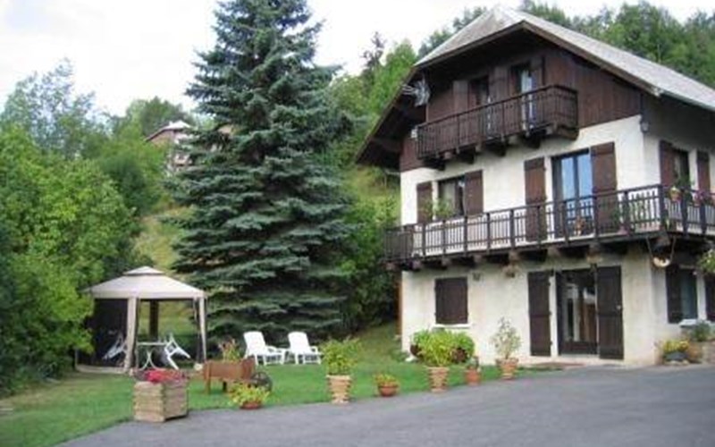 Chalet Lou Fraïses appartement 3 pièces 4/5 personnes  Sud Location Chalet Lou Fraïses appartement 3 pièces 4/5 personnes  Sud à LES ORRES