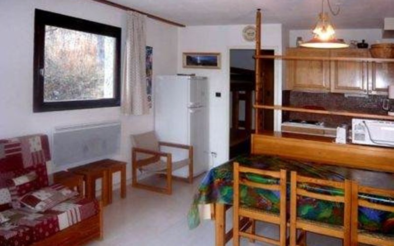 11 L'Oustal 2 pièces 8 personnes  Ouest Location 11 L'Oustal 2 pièces 8 personnes  Ouest à LES ORRES