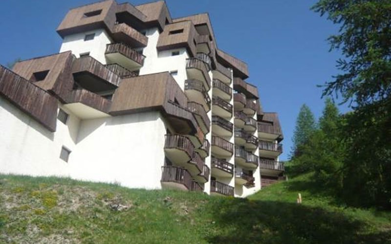 11 L'Oustal 2 pièces 8 personnes  Ouest Location 11 L'Oustal 2 pièces 8 personnes  Ouest à LES ORRES