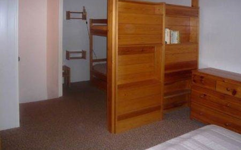 11 L'Oustal 2 pièces 8 personnes  Ouest Location 11 L'Oustal 2 pièces 8 personnes  Ouest à LES ORRES