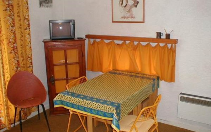 41 L'Epervière Studio 4 personnes  Est Location 41 L'Epervière Studio 4 personnes  Est à LES ORRES