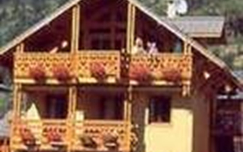 Chalet 11 pers CHALET RIVIERE HIC SA Location Chalet 11 pers CHALET RIVIERE HIC SA à ST CHAFFREY