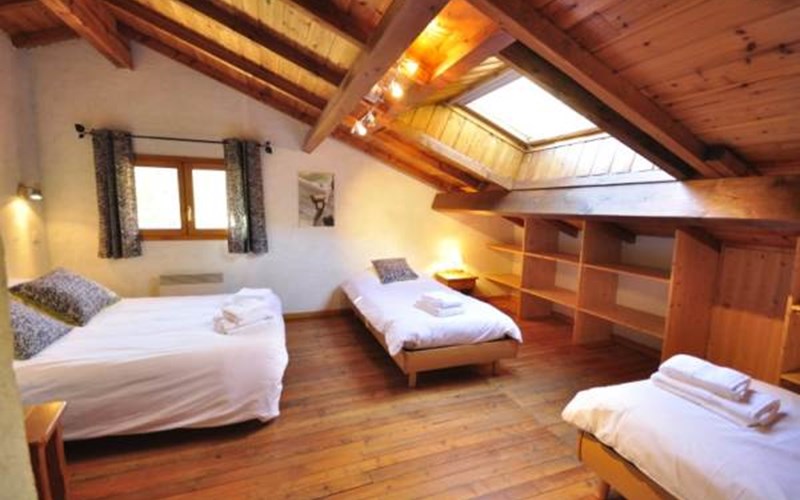 Chalet 12 personnes SCI EDE SA Location Chalet 12 personnes SCI EDE SA à ST CHAFFREY