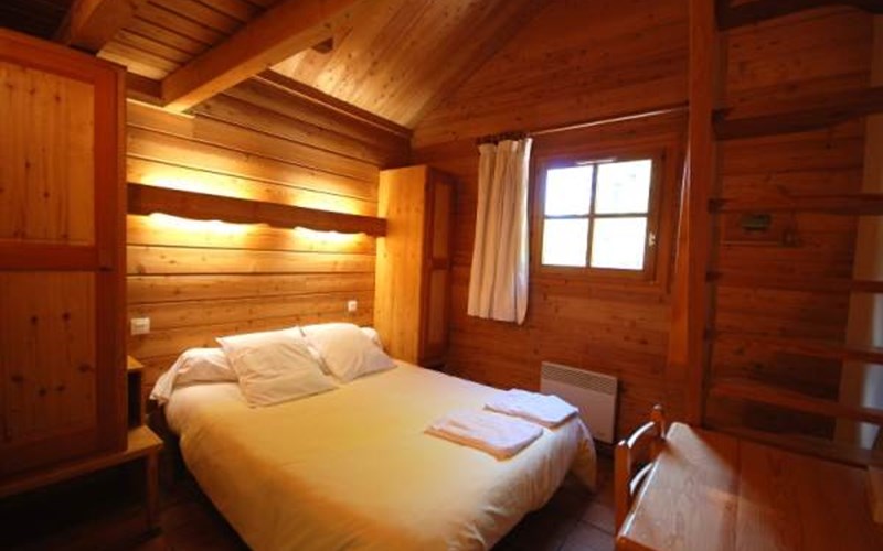 Chalet 14/18 Personnes PYRENE BAR SA Location Chalet 14/18 Personnes PYRENE BAR SA à ST CHAFFREY