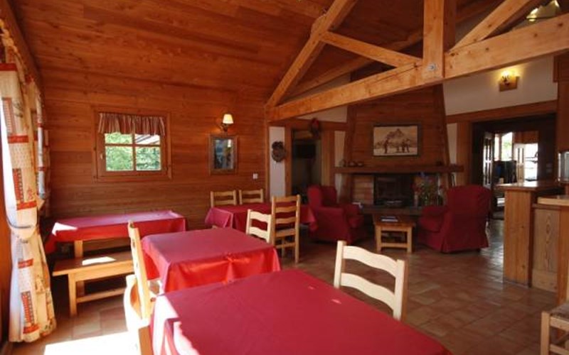 Chalet 14/18 Personnes PYRENE BAR SA Location Chalet 14/18 Personnes PYRENE BAR SA à ST CHAFFREY