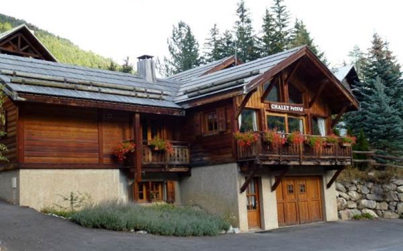 Chalet 14/18 Personnes PYRENE BAR SA Location Chalet 14/18 Personnes PYRENE BAR SA à ST CHAFFREY