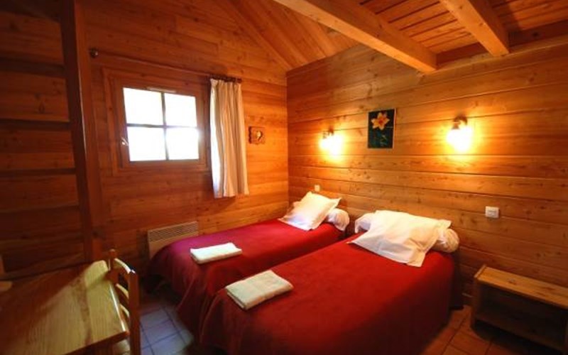 Chalet 14/18 Personnes PYRENE BAR SA Location Chalet 14/18 Personnes PYRENE BAR SA à ST CHAFFREY