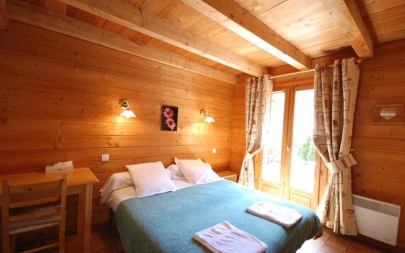 Chalet 14/18 Personnes PYRENE BAR SA Location Chalet 14/18 Personnes PYRENE BAR SA à ST CHAFFREY