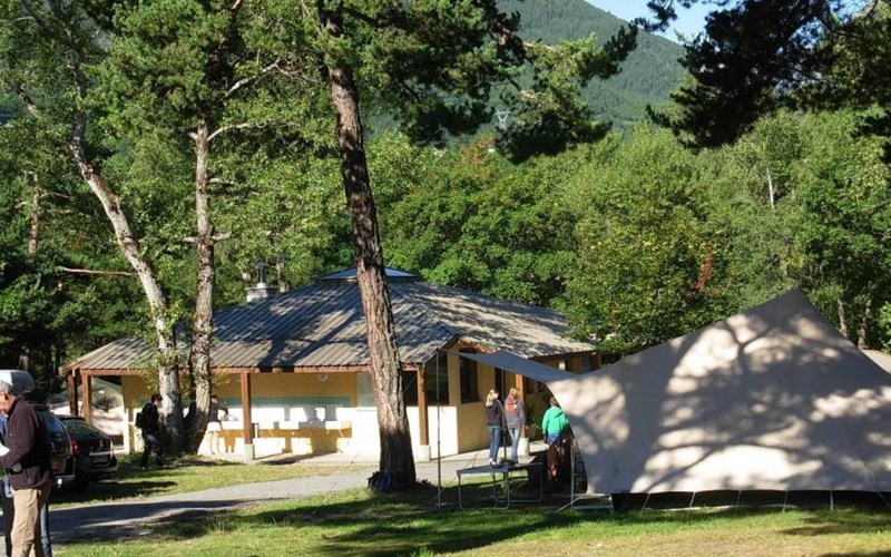 CAMPING LA ROCHETTE Location CAMPING LA ROCHETTE à GUILLESTRE