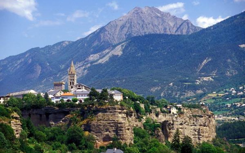 Chadenas Location Chadenas à EMBRUN