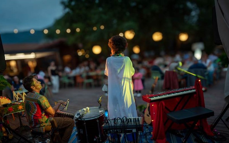 Camping Les Rives du Lac Location Camping Les Rives du Lac à VEYNES