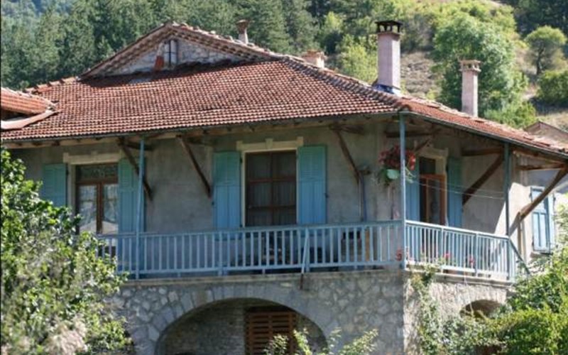 Camping Les Rives du Lac Location Camping Les Rives du Lac à VEYNES