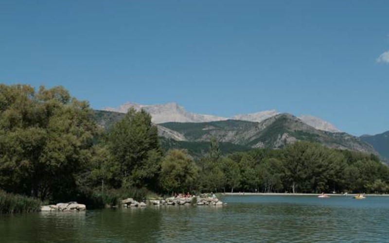 Camping Les Rives du Lac Location Camping Les Rives du Lac à VEYNES