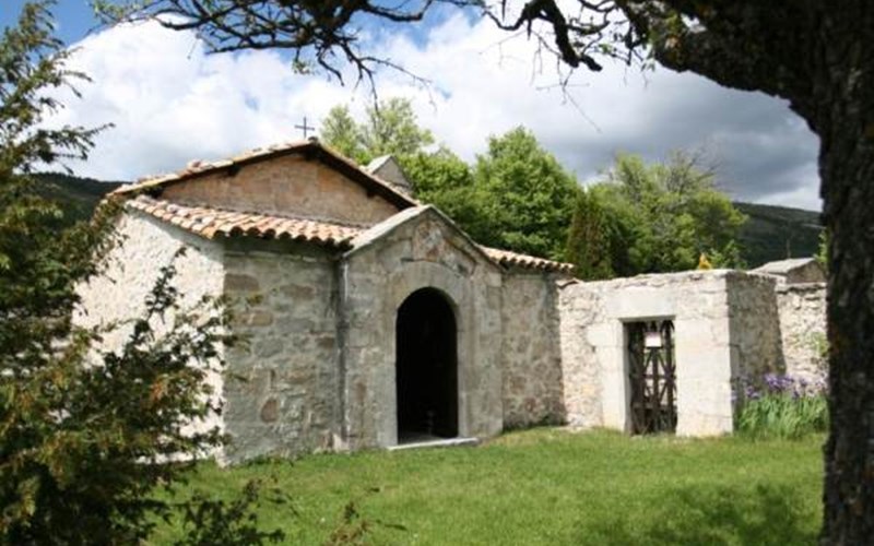 Camping Les Rives du Lac Location Camping Les Rives du Lac à VEYNES