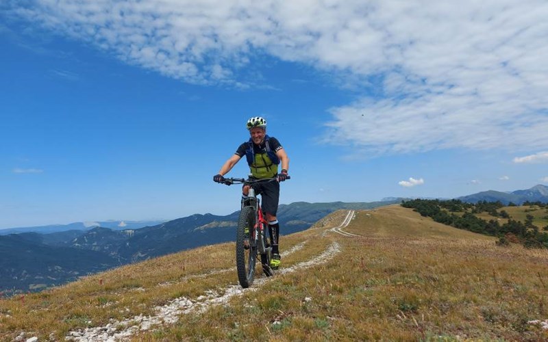 Camping Les Rives du Lac Location Camping Les Rives du Lac à VEYNES