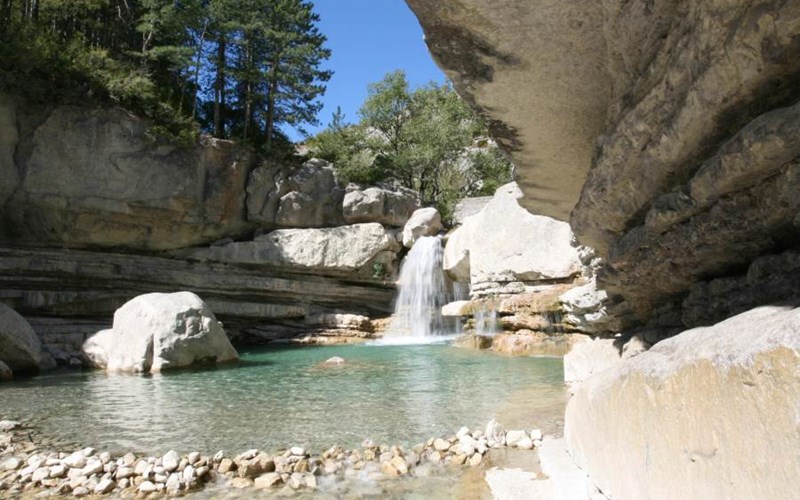 Camping Les Rives du Lac Location Camping Les Rives du Lac à VEYNES