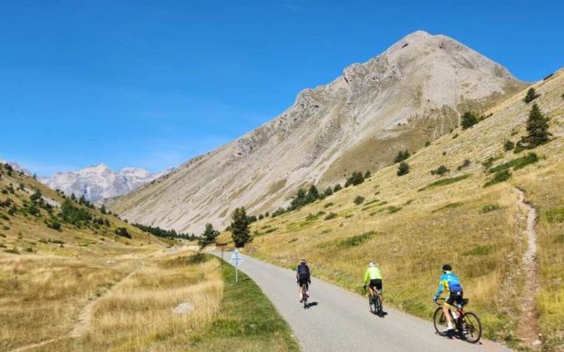 Camping Les Rives du Lac Location Camping Les Rives du Lac à VEYNES