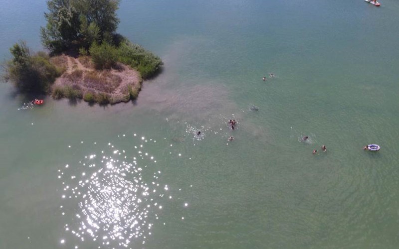 Camping Les Rives du Lac Location Camping Les Rives du Lac à VEYNES