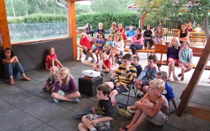 Camping Les Rives du Lac Location Camping Les Rives du Lac à VEYNES