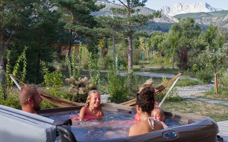 Camping Les Rives du Lac Location Camping Les Rives du Lac à VEYNES