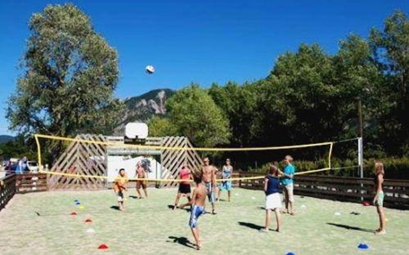 Camping Les Rives du Lac Location Camping Les Rives du Lac à VEYNES