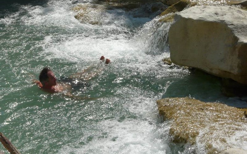 Camping Les Rives du Lac Location Camping Les Rives du Lac à VEYNES