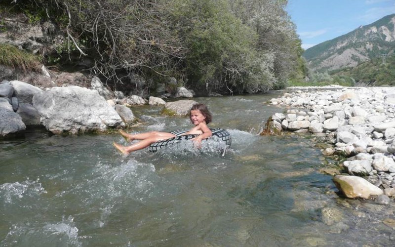 Camping Les Rives du Lac Location Camping Les Rives du Lac à VEYNES