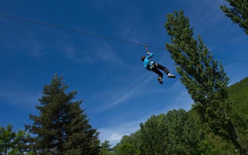 Camping Les Rives du Lac Location Camping Les Rives du Lac à VEYNES