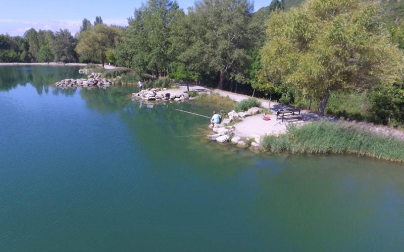 Camping Les Rives du Lac Location Camping Les Rives du Lac à VEYNES