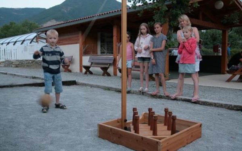 Camping Les Rives du Lac Location Camping Les Rives du Lac à VEYNES