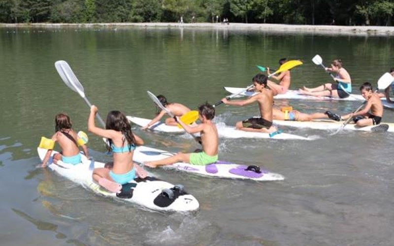 Camping Les Rives du Lac Location Camping Les Rives du Lac à VEYNES