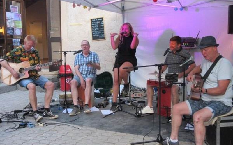 LE PARC DES SERIGONS Location LE PARC DES SERIGONS à LA ROCHE DES ARNAUDS