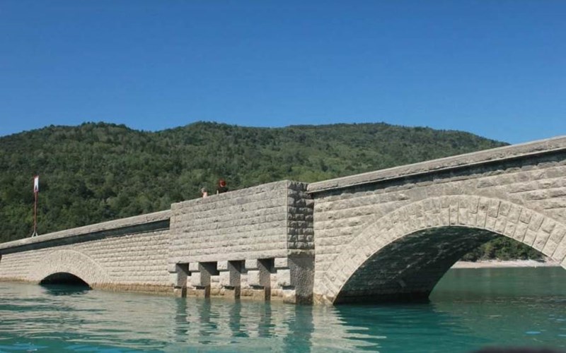 Camping Sunêlia La Presqu'île**** Location Camping Sunêlia La Presqu'île**** à PRUNIERES