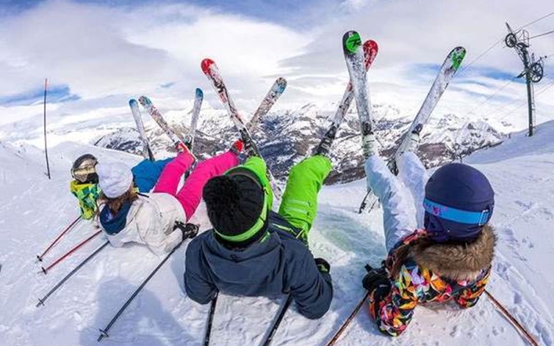 Camping-Caravaneige l'Iscle de Prelles Location Camping-Caravaneige l'Iscle de Prelles à ST MARTIN DE QUEYRIERE