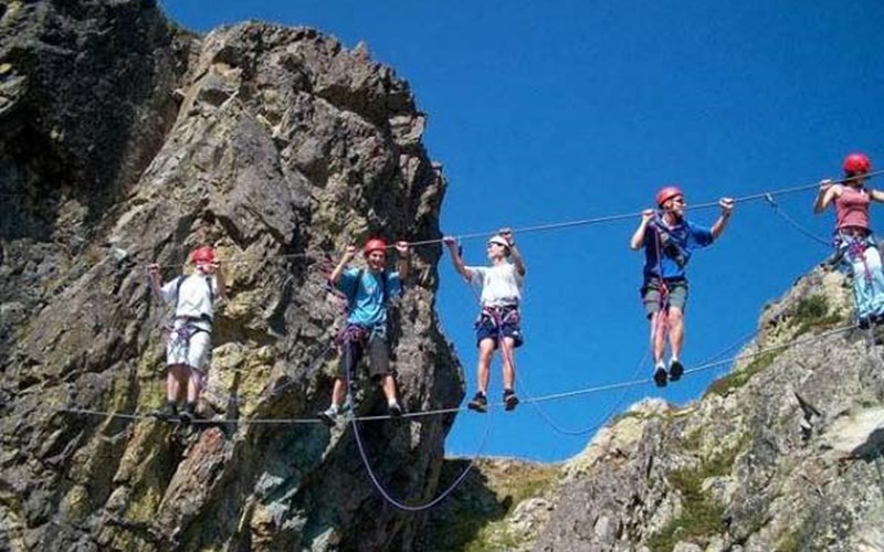 Camping Chalets Résidentiels SAINT JAMES LES PINS Location Camping Chalets Résidentiels SAINT JAMES LES PINS à GUILLESTRE