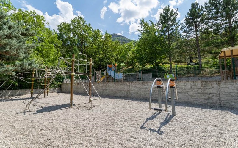 Camping Les Princes d'Orange Location Camping Les Princes d'Orange à ORPIERRE