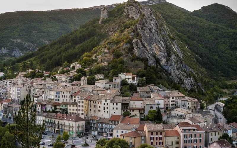 Camping Les Princes d'Orange Location Camping Les Princes d'Orange à ORPIERRE