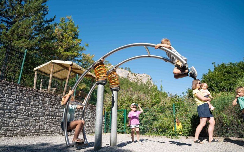 Camping Les Princes d'Orange Location Camping Les Princes d'Orange à ORPIERRE