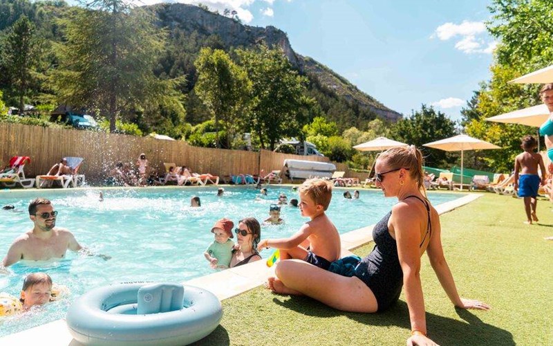 Camping Les Princes d'Orange Location Camping Les Princes d'Orange à ORPIERRE