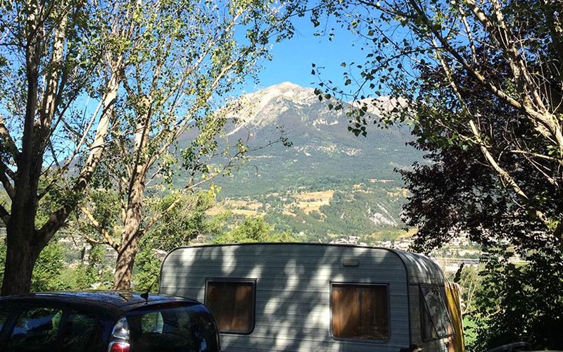 Camping Les Grillons Location Camping Les Grillons à EMBRUN