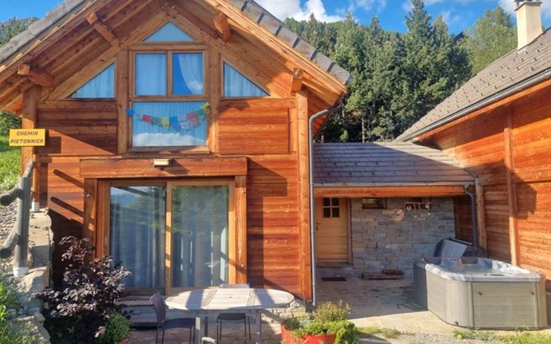 LES CHALETS SHANGRILA Location LES CHALETS SHANGRILA à ST MICHEL DE CHAILLOL