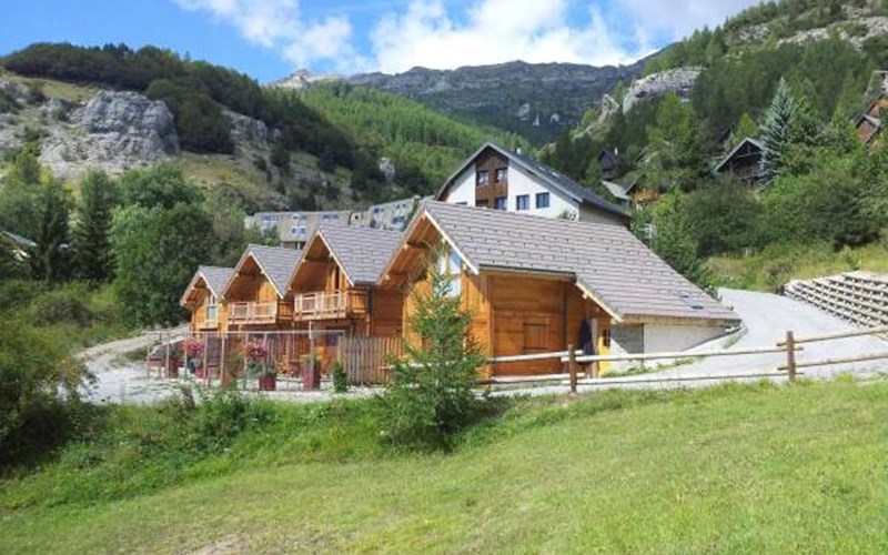 LES CHALETS SHANGRILA Location LES CHALETS SHANGRILA à ST MICHEL DE CHAILLOL