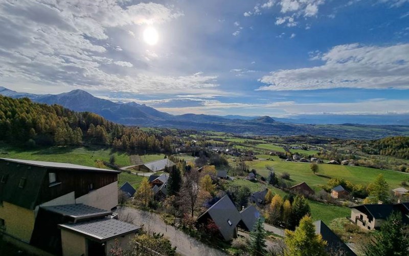 CHARDONS BLEUS Location CHARDONS BLEUS à ST MICHEL DE CHAILLOL