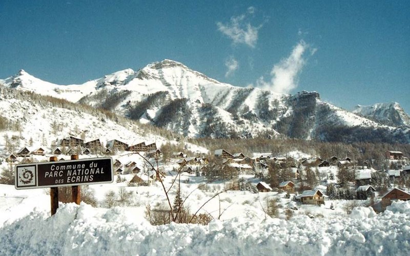 CHARDONS BLEUS Location CHARDONS BLEUS à ST MICHEL DE CHAILLOL