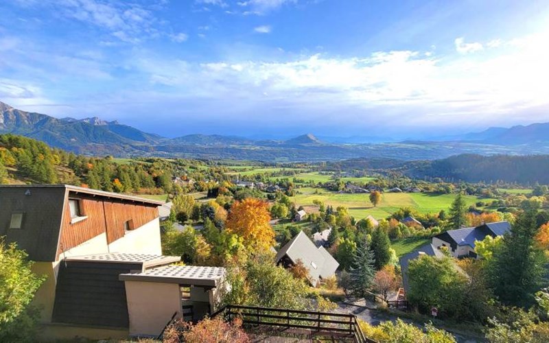 CHARDONS BLEUS Location CHARDONS BLEUS à ST MICHEL DE CHAILLOL