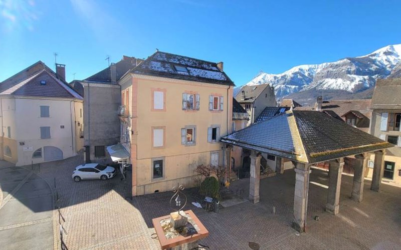 Place Grenette Location Place Grenette à ST BONNET EN CHAMPSAUR