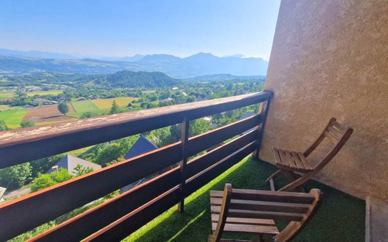 CHARDONS BLEUS Location CHARDONS BLEUS à ST MICHEL DE CHAILLOL